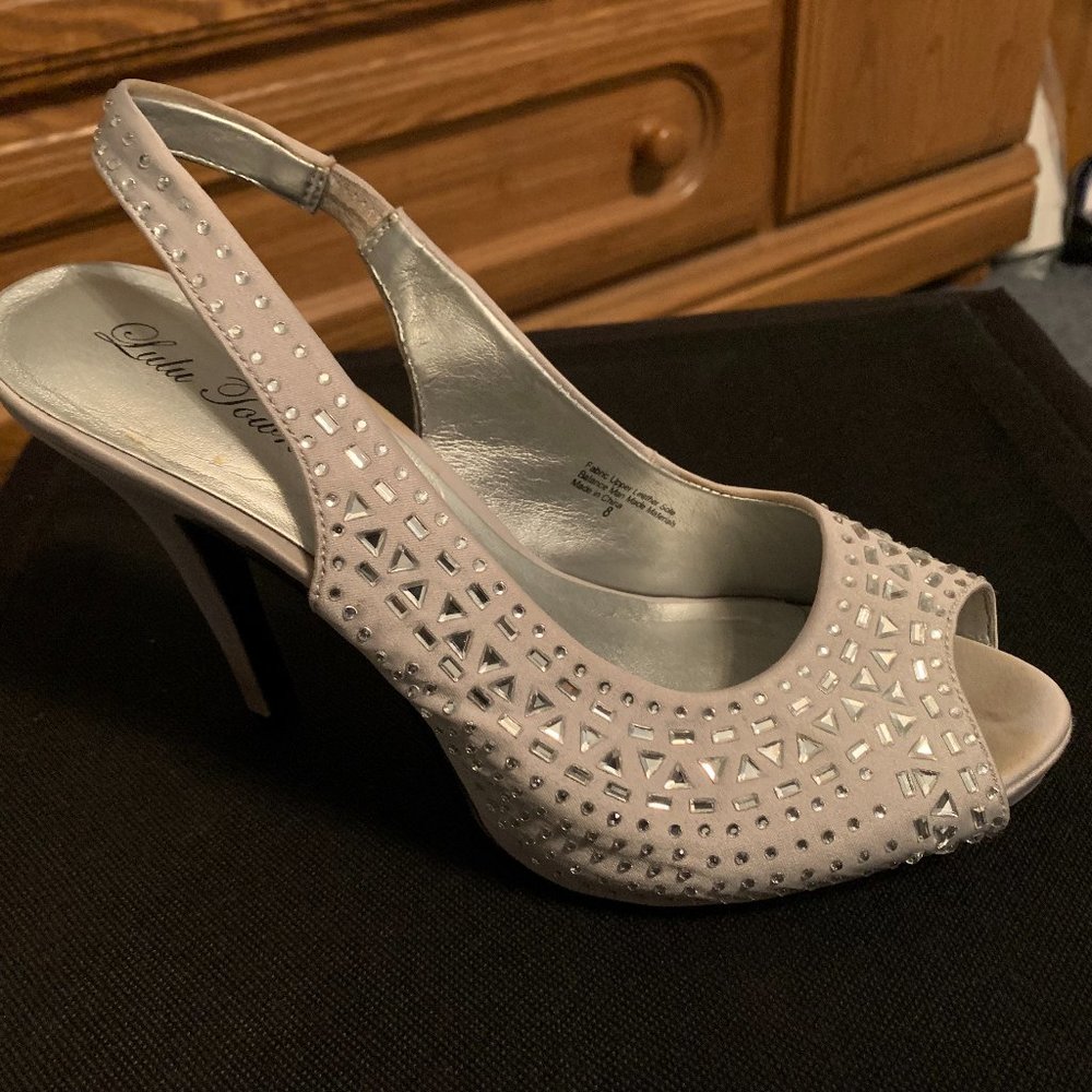 Women's Heels Size 7.5 Silver